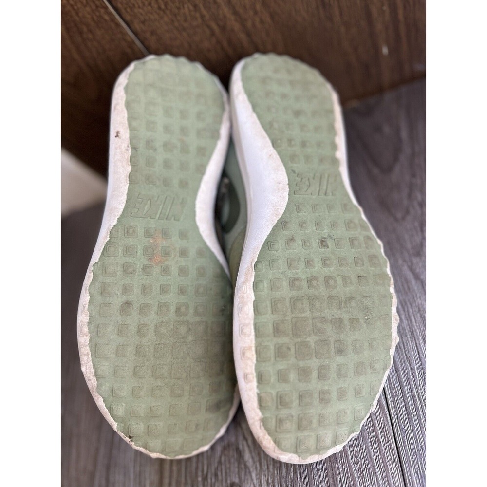 Nike Casual Sneakers Olive Green Everyday Shoes Comfy Lightweight‎ Size 7 - Picture 8 of 8